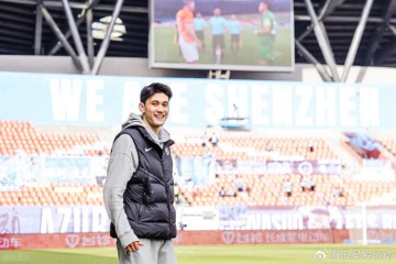 联赛冠军拼图！拜合拉木加盟成都蓉城！年仅23岁，已是国足主力！|转会|深圳新鹏城|亚冠精英|成都蓉城足球俱乐部|年轻球员转会_新浪体育_新浪新闻